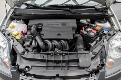 Ford Fiesta 1.4 AT (80 л.с.)