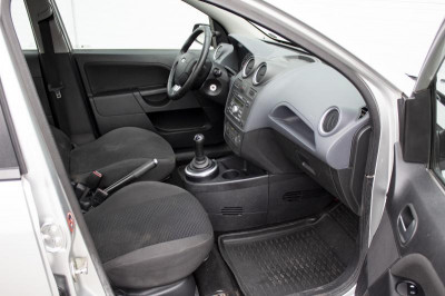 Ford Fiesta 1.4 AT (80 л.с.)