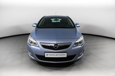Opel Astra 1.4 Turbo MT (140 л. с.)