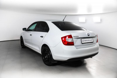 ŠKODA Rapid 1.6 AT (105 л. с.)