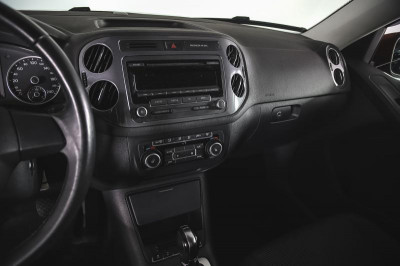 Volkswagen Tiguan 1.4 TSI BlueMotion DSG (150 л. с.)