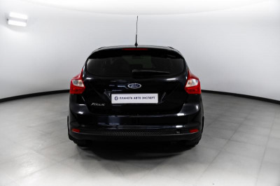 Ford Focus 1.6 PowerShift (105 л. с.)