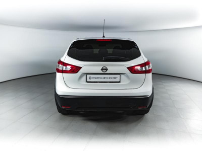 Nissan Qashqai 1.2 DIG-T MT (115 л. с.)