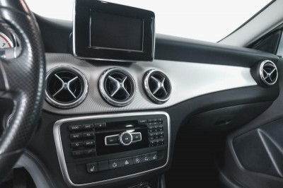 Mercedes-Benz GLA GLA 200 7G-DCT (156 л. с.)