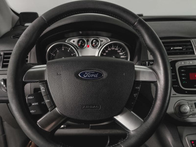 Ford Kuga 2.5 DuraShift AWD (200 л. с. '11)