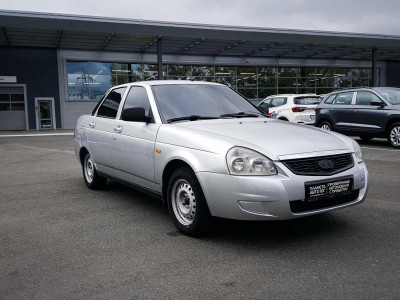 LADA Priora 1.6 MT 16 кл (Евро-3) (98 л. с.)