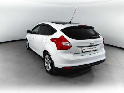 Ford Focus 1.6 PowerShift (105 л. с.)