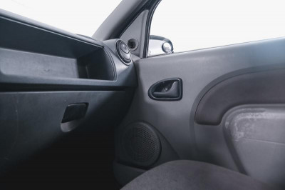 Renault Logan 1.4 MT (75 л.с.)