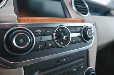 Land Rover Discovery 3.0 TD AT (245 л. с.)