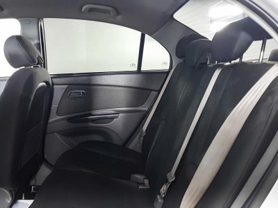 Kia Rio 1.4 MT (97 л. с.)