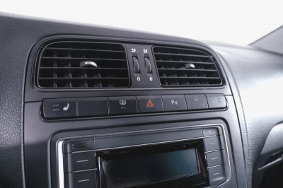 Volkswagen Polo 1.6 MPI AT (110 л. с.)