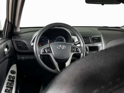Hyundai Solaris 1.4 MT (107 л. с.)