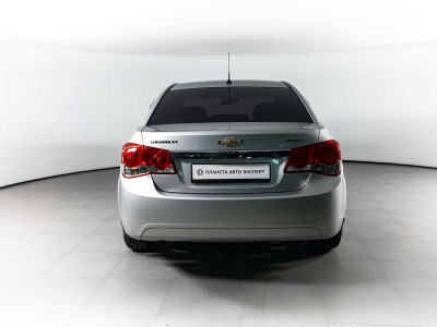Chevrolet Cruze 1.6 MT (113 л.с.)