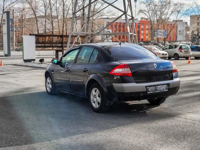 Renault Megane 1.6 MT (113 л. с.)