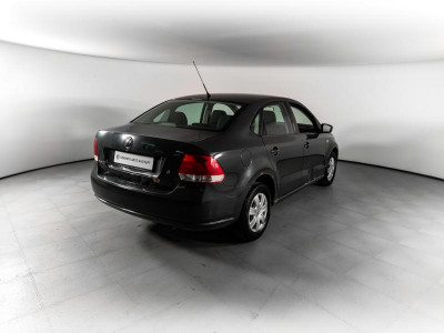 Volkswagen Polo 1.6 MT (105 л. с.)