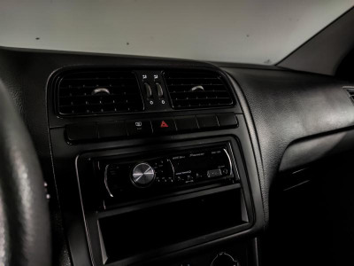 Volkswagen Polo 1.6 MT (105 л. с.)